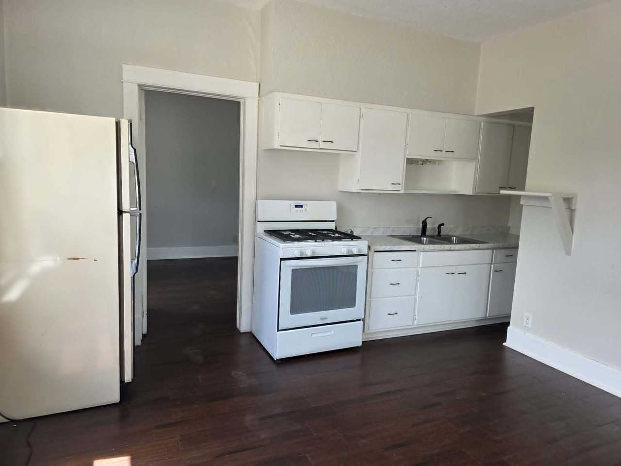 25 1st Ave Sw #1 - Photo 2 of 4