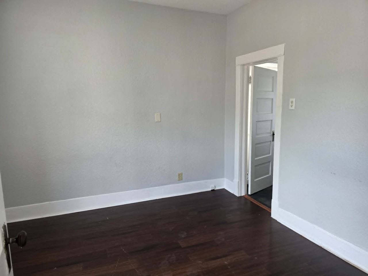 25 1st Ave Sw #1 - Photo 4 of 4