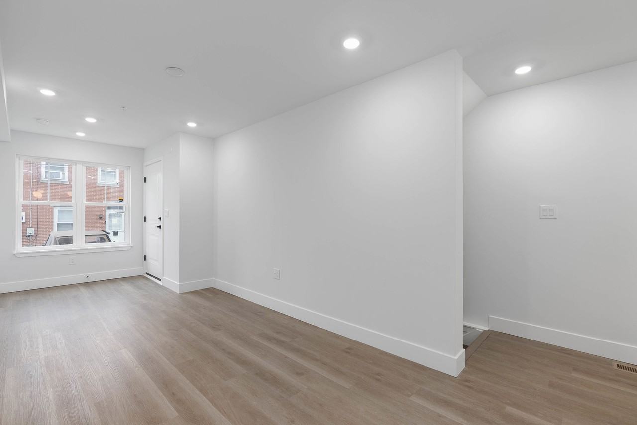2057 E Rush St #1 - Photo 2 of 15