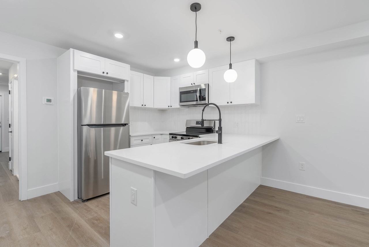 2057 E Rush St #1 - Photo 4 of 15
