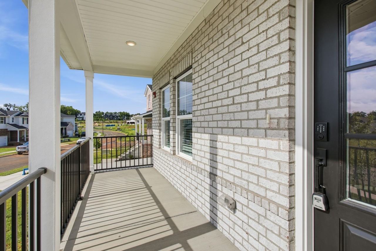 2942 Sharpstone Dr - Photo 4 of 37