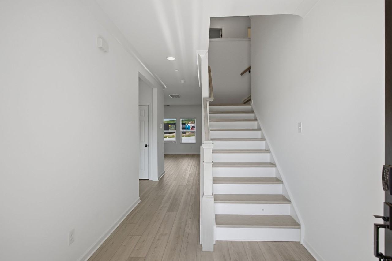 2942 Sharpstone Dr - Photo 5 of 37