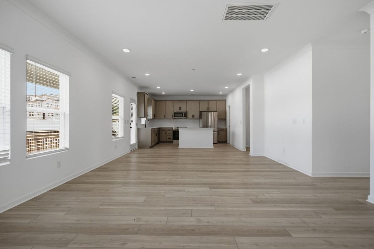 2942 Sharpstone Dr - Photo 7 of 37