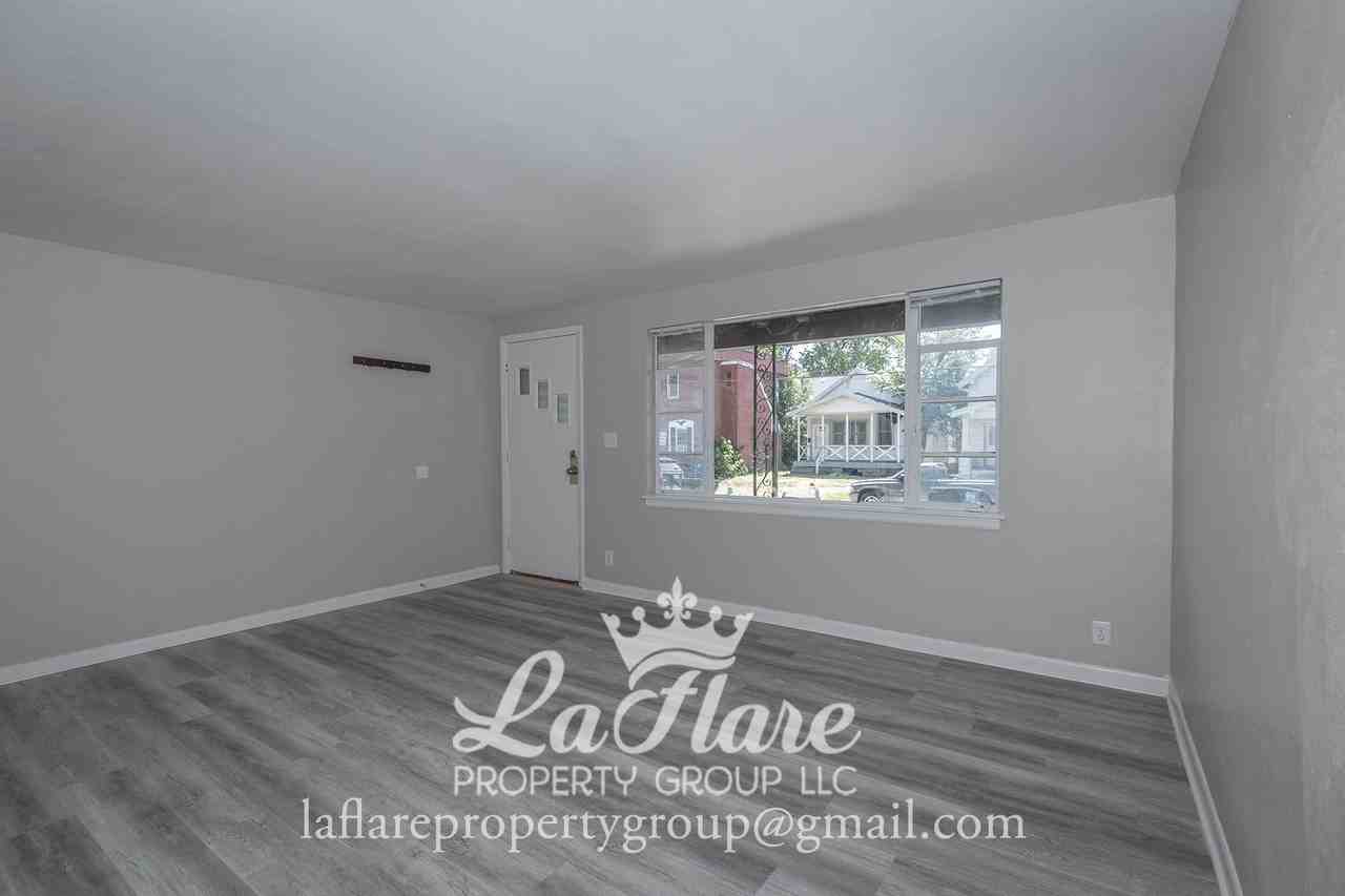 1219 Idaho St #1 - Photo 2 of 18