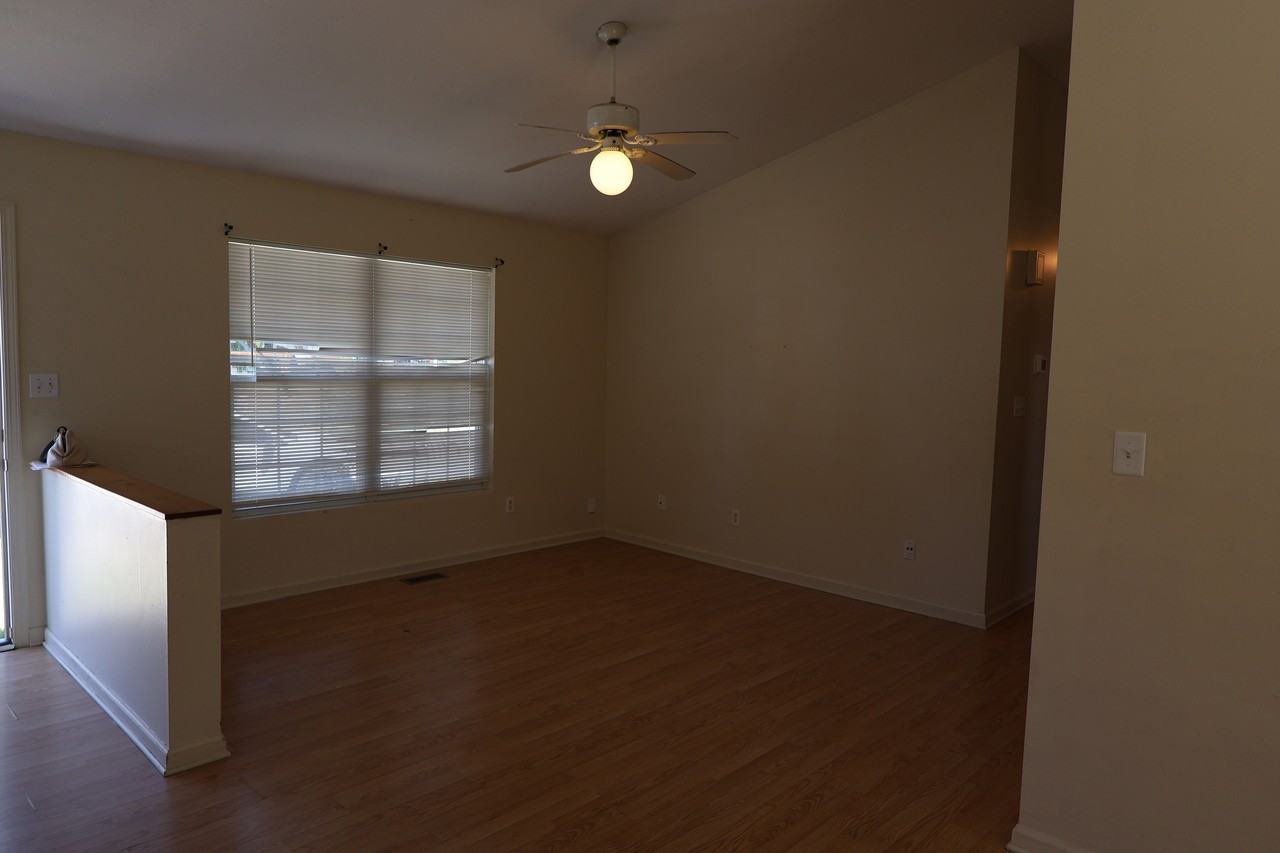 819 15th St #1 - Photo 5 of 49