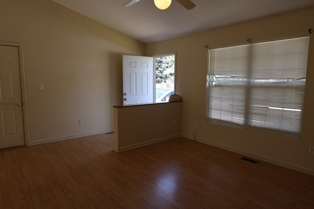 819 15th St #1 - Photo 7 of 49