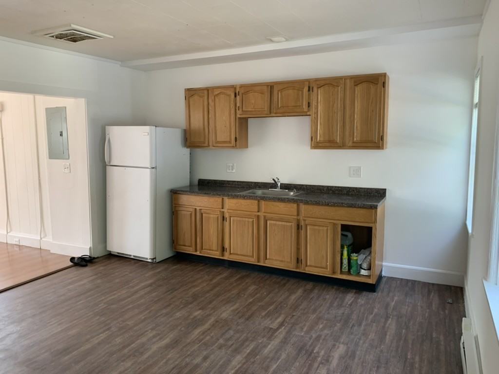480 Norwich Ave #480 - Photo 6 of 9