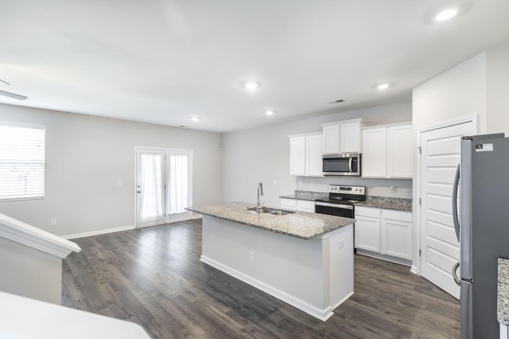 200 Harrow Dr #1 - Photo 7 of 40