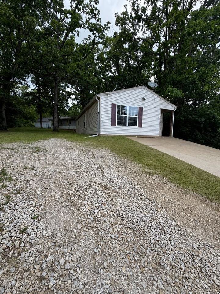 4031 White Oak Rd - Photo 2 of 25