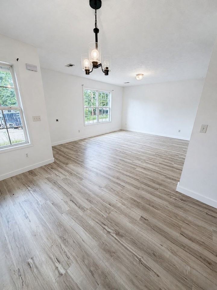 4031 White Oak Rd - Photo 4 of 25