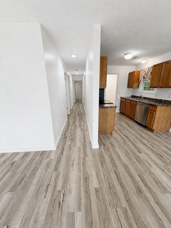 4031 White Oak Rd - Photo 6 of 25