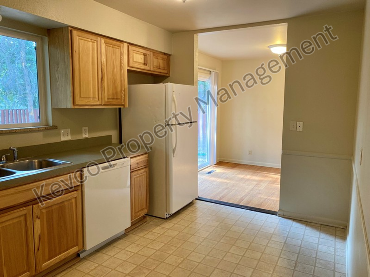 1313 Fairview Dr - Photo 7 of 26