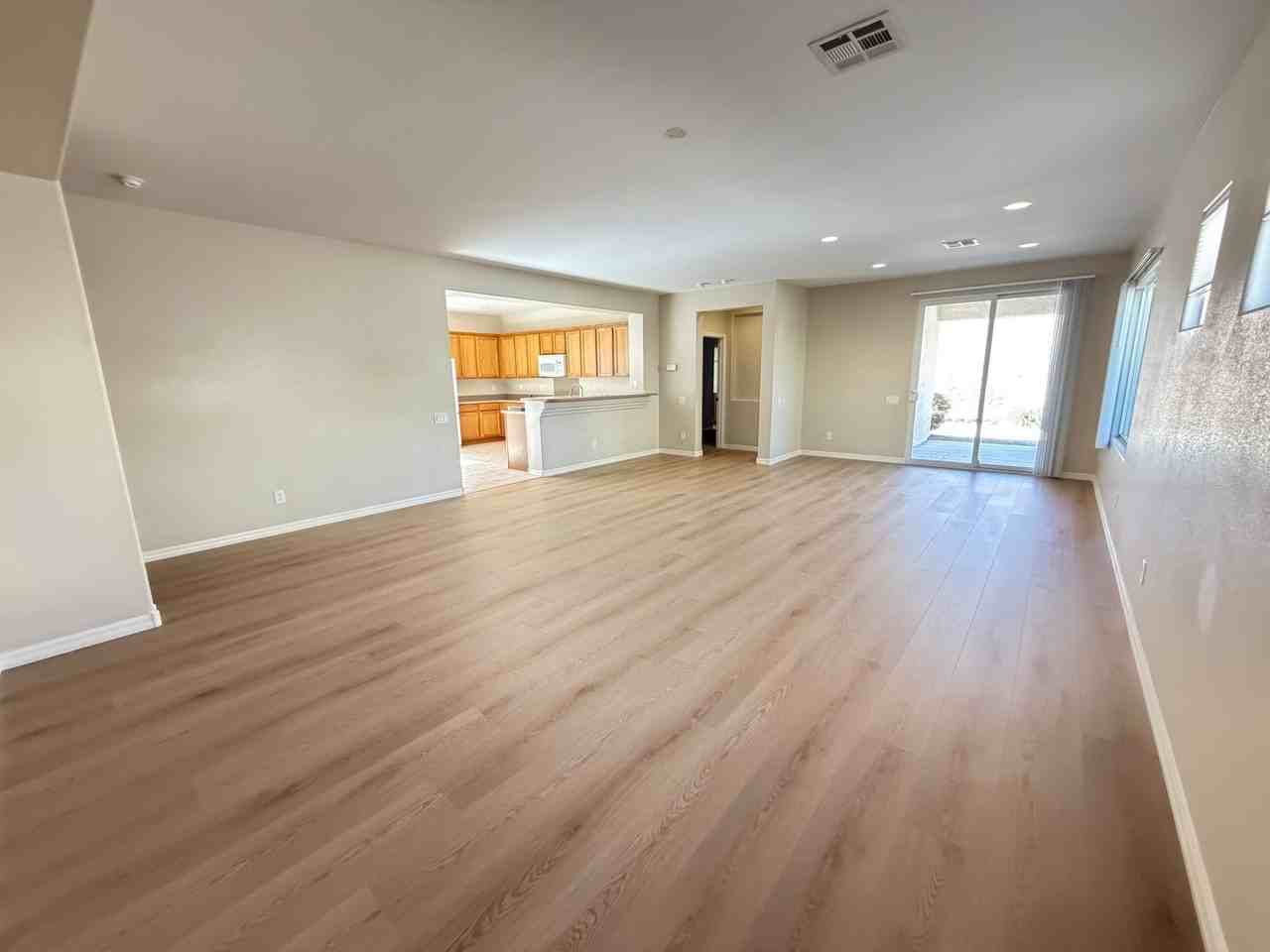 2928 Pitgaveny Ave - Photo 2 of 13