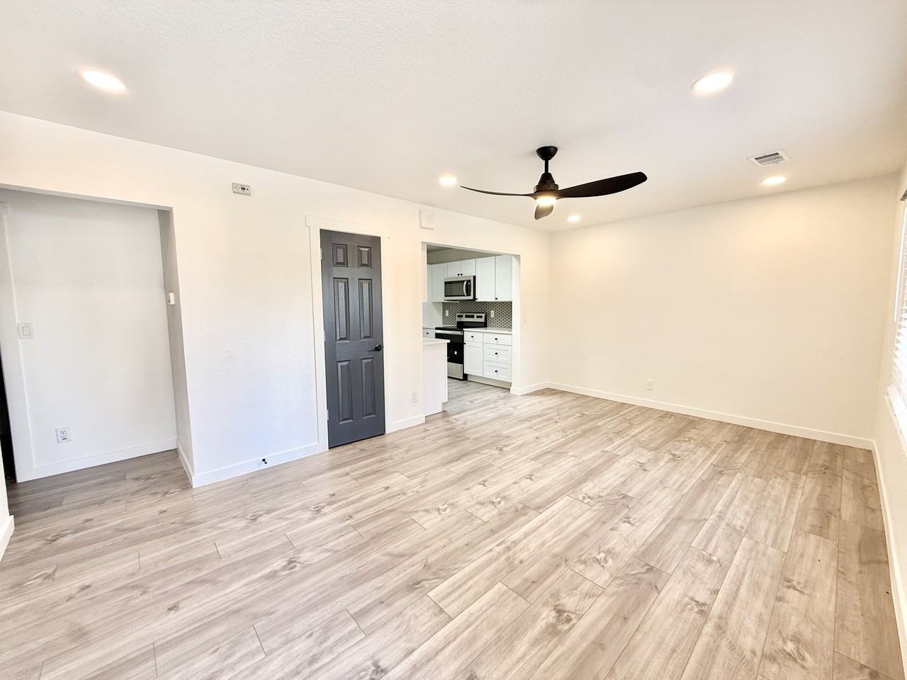 2442 Mountain View Dr #1 - Photo 3 of 25