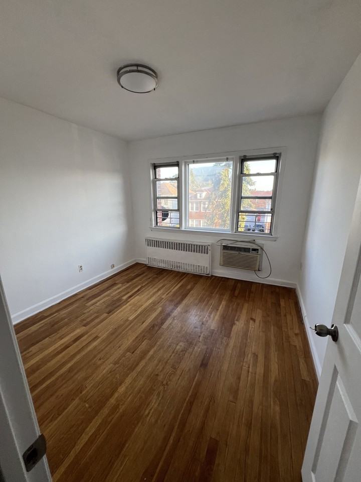 15711 45th Ave #3 - Photo 2 of 7