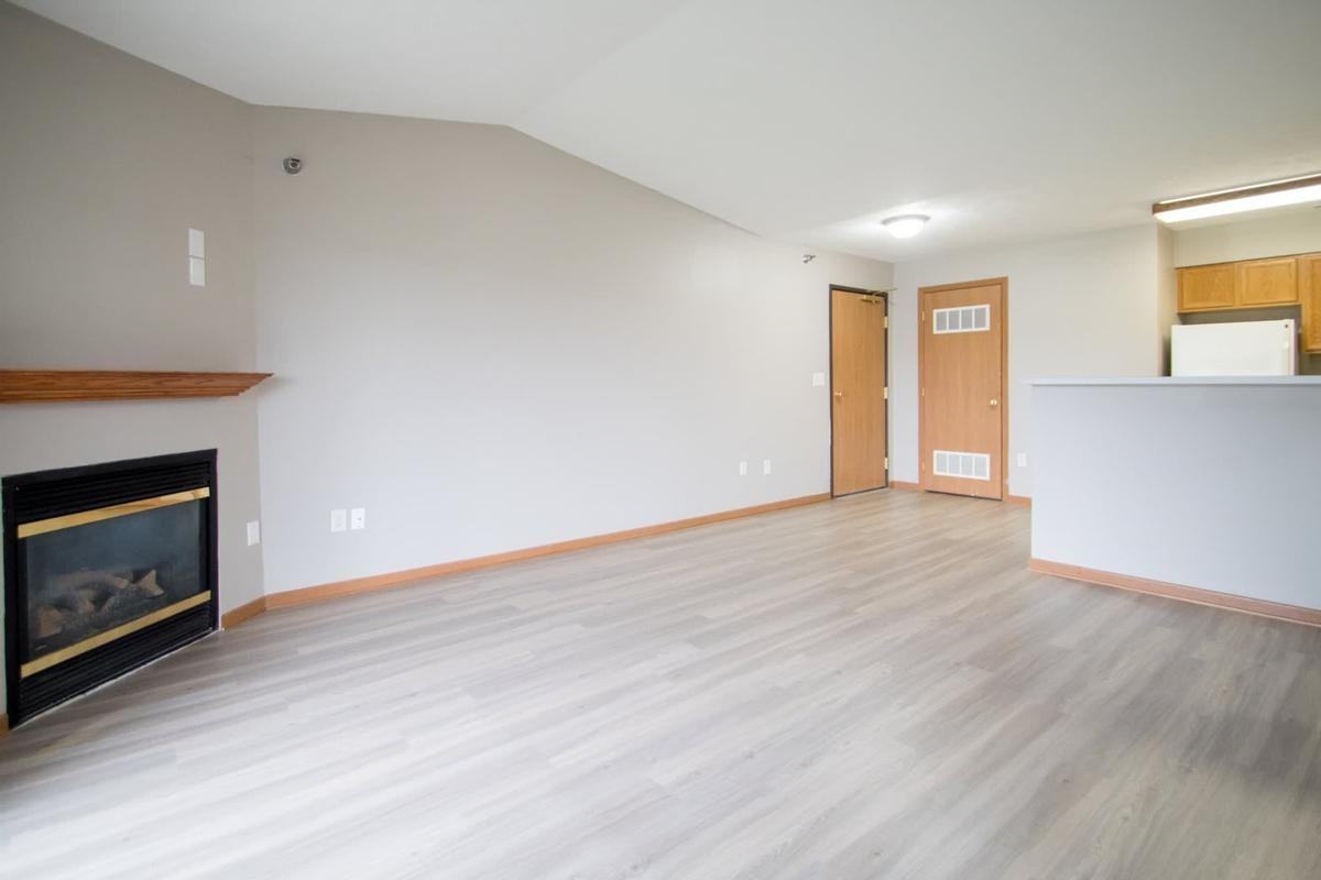 20222 Glenmore Dr - Photo 2 of 27