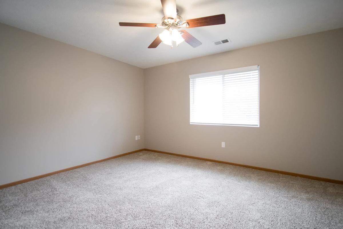 20222 Glenmore Dr - Photo 7 of 27