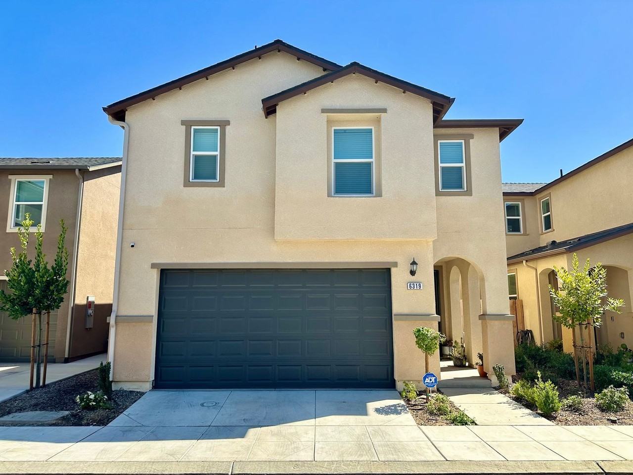 6319 E Riesling Dr - Photo 2 of 32