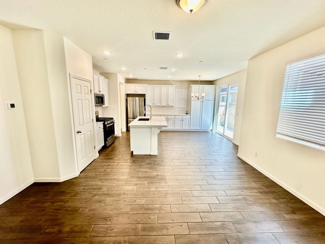 6319 E Riesling Dr - Photo 4 of 32