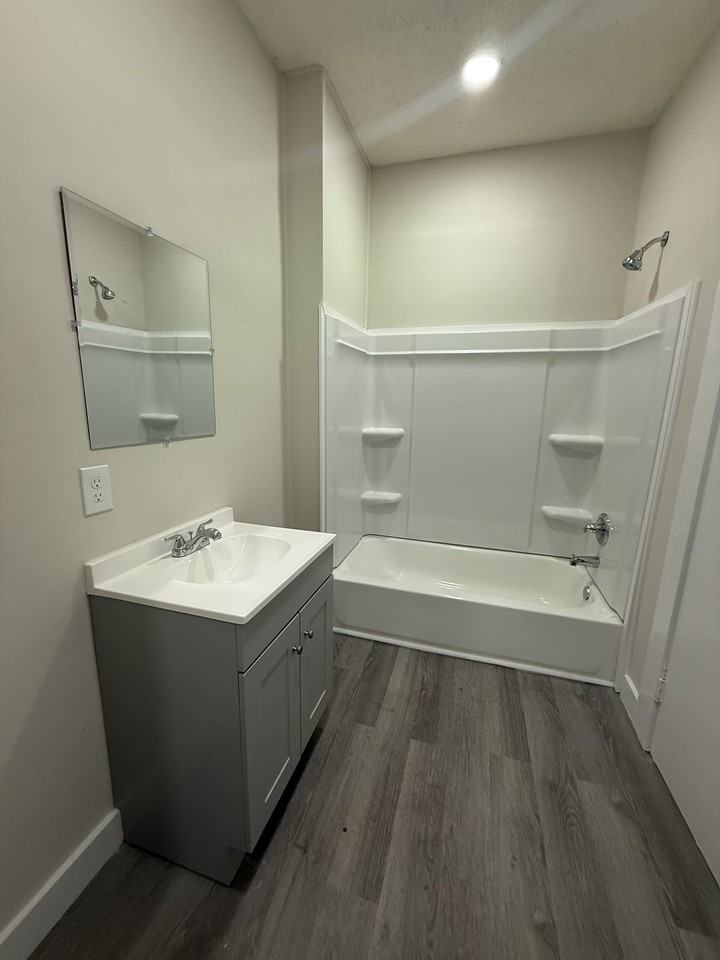 601 41st St #1 - Photo 6 of 12