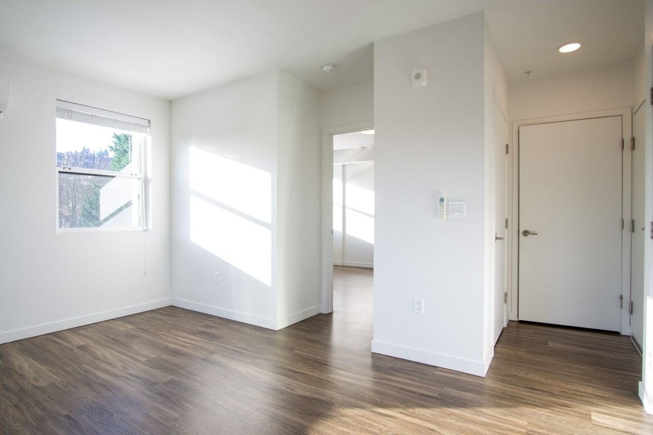 037 - 1834 Apartments - Photo 5 of 27