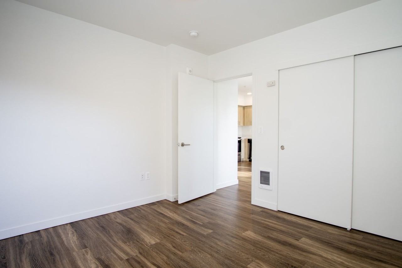 037 - 1834 Apartments - Photo 6 of 27