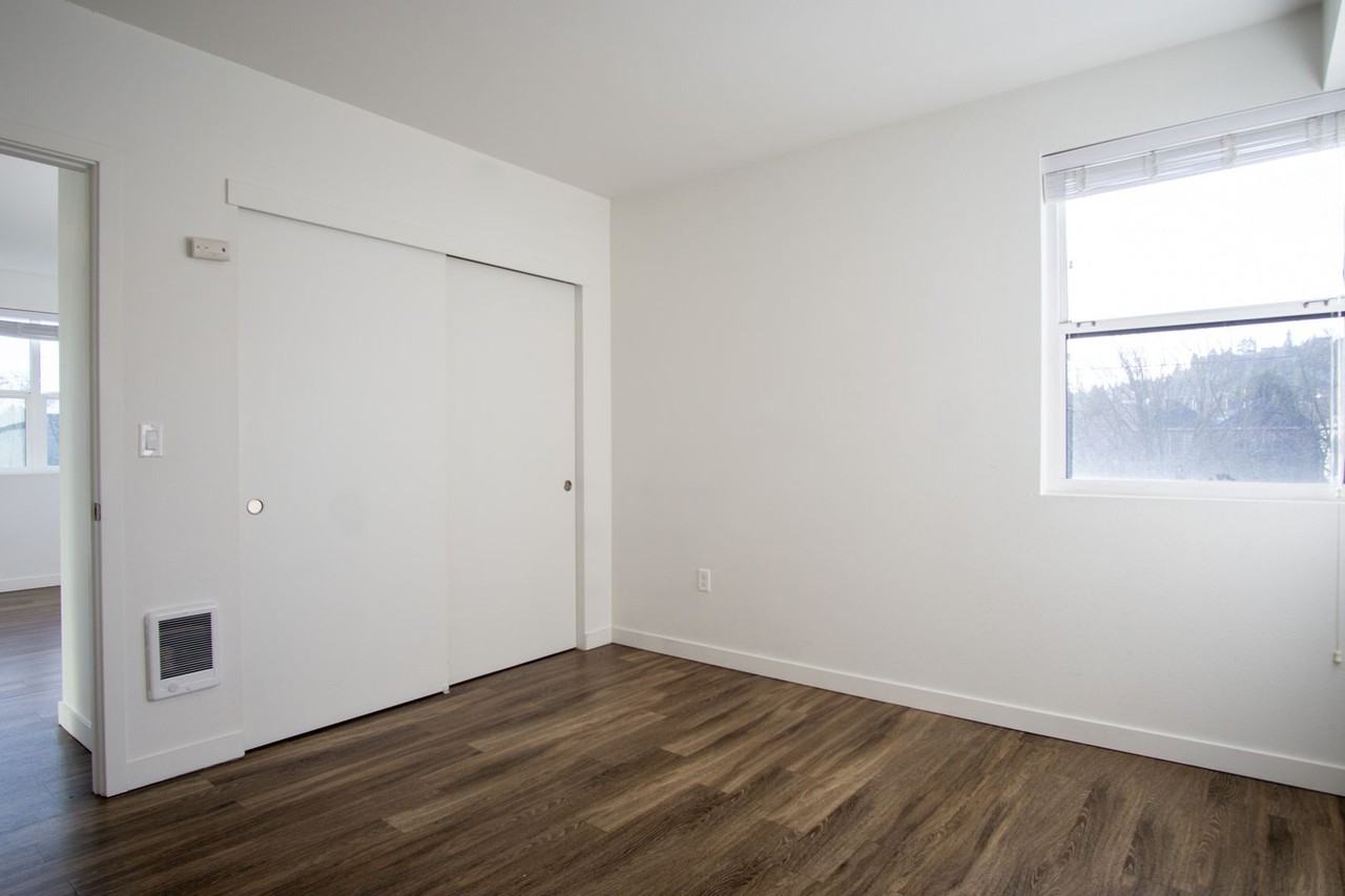 037 - 1834 Apartments - Photo 7 of 27