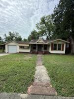 featured image of 2009 32nd Ave N #1