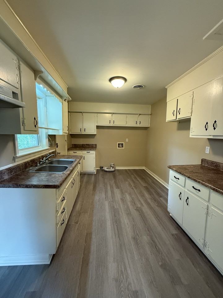 424 13th Ct Nw #1 - Photo 2 of 10