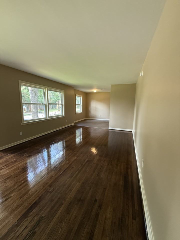 424 13th Ct Nw #1 - Photo 4 of 10