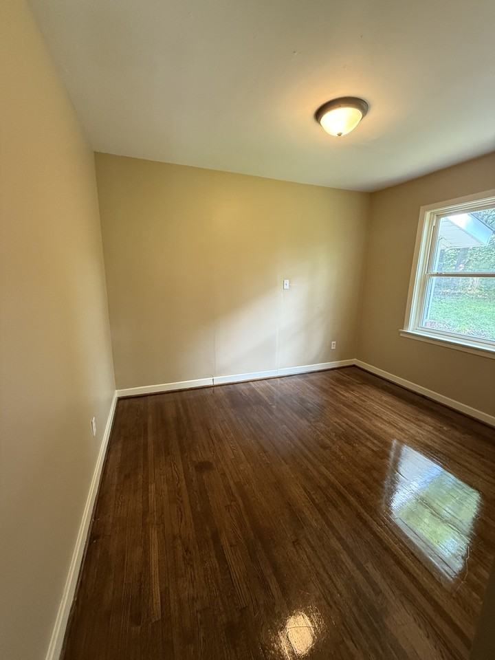 424 13th Ct Nw #1 - Photo 7 of 10