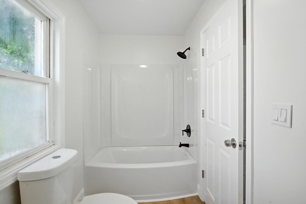 429 W Bernhard Ave #1 - Photo 3 of 14