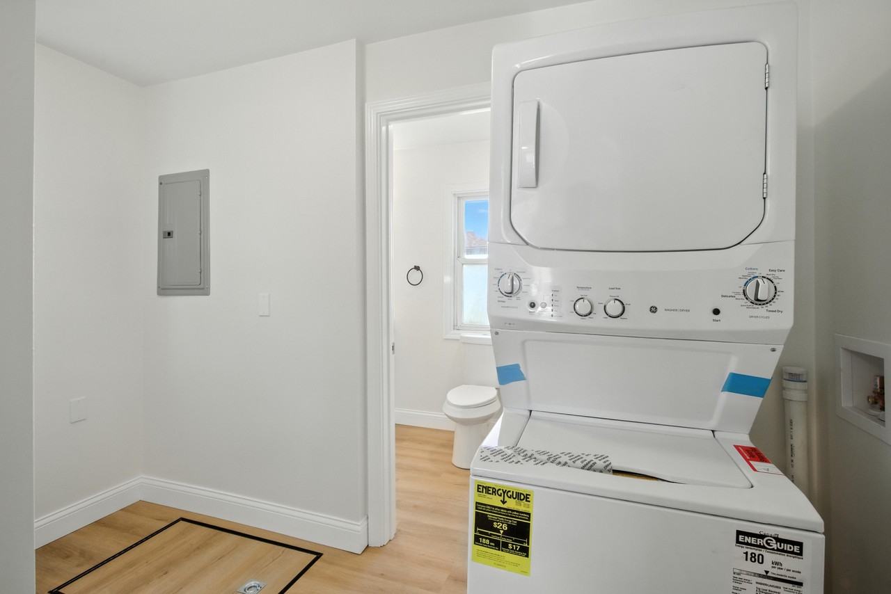429 W Bernhard Ave #1 - Photo 4 of 14