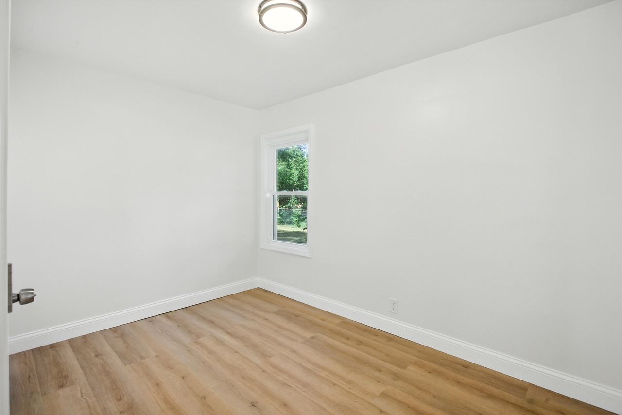 429 W Bernhard Ave #1 - Photo 6 of 14