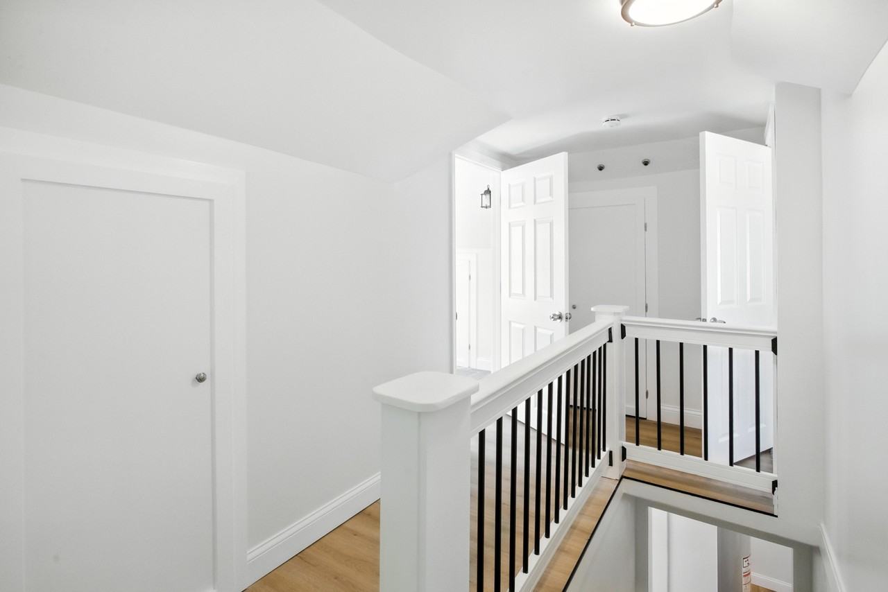 429 W Bernhard Ave #1 - Photo 7 of 14