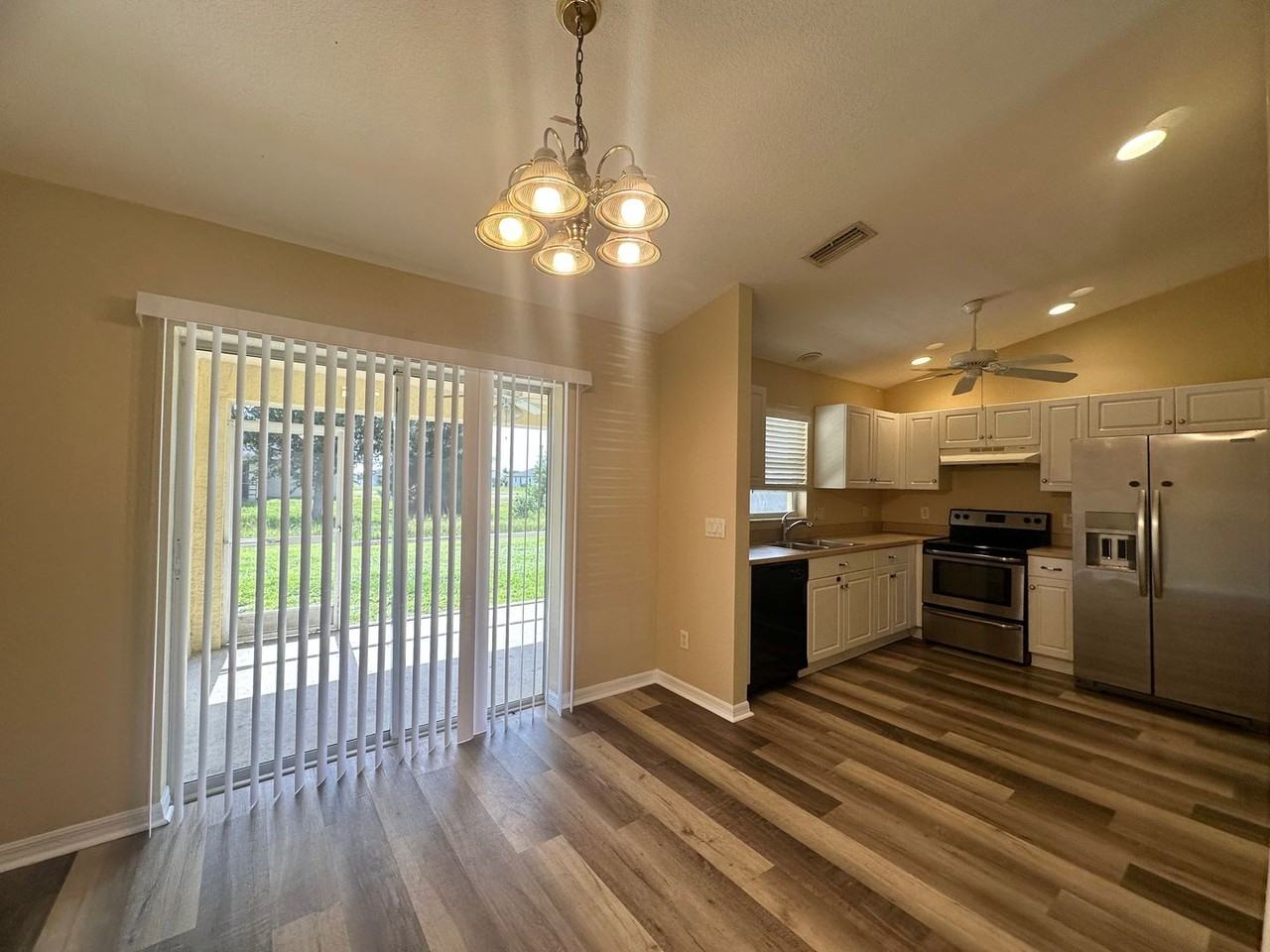 1137 Nw Juanita Pl - Photo 4 of 17