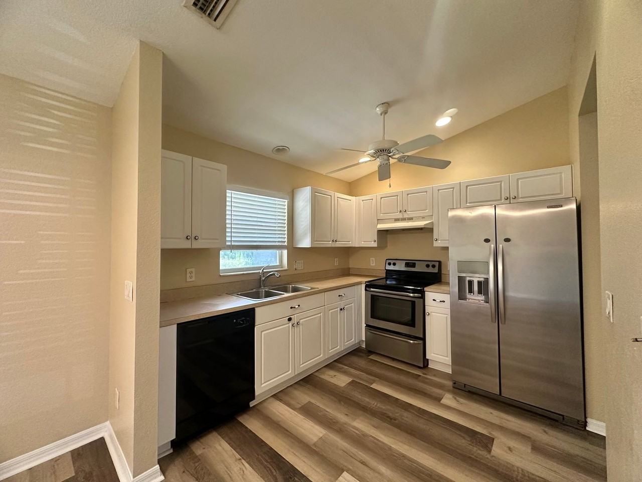 1137 Nw Juanita Pl - Photo 6 of 17