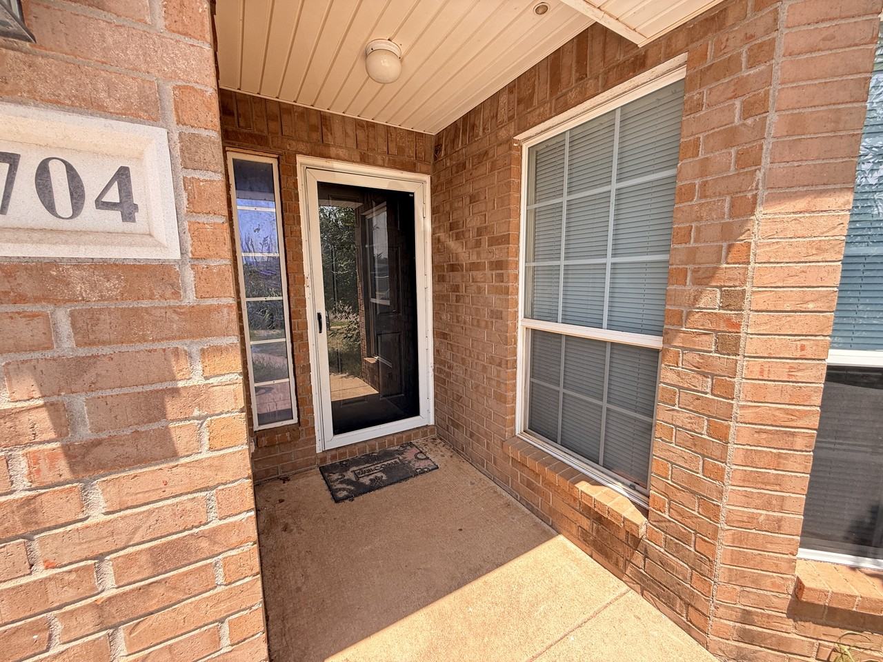 6704 87th St #1 - Photo 4 of 37