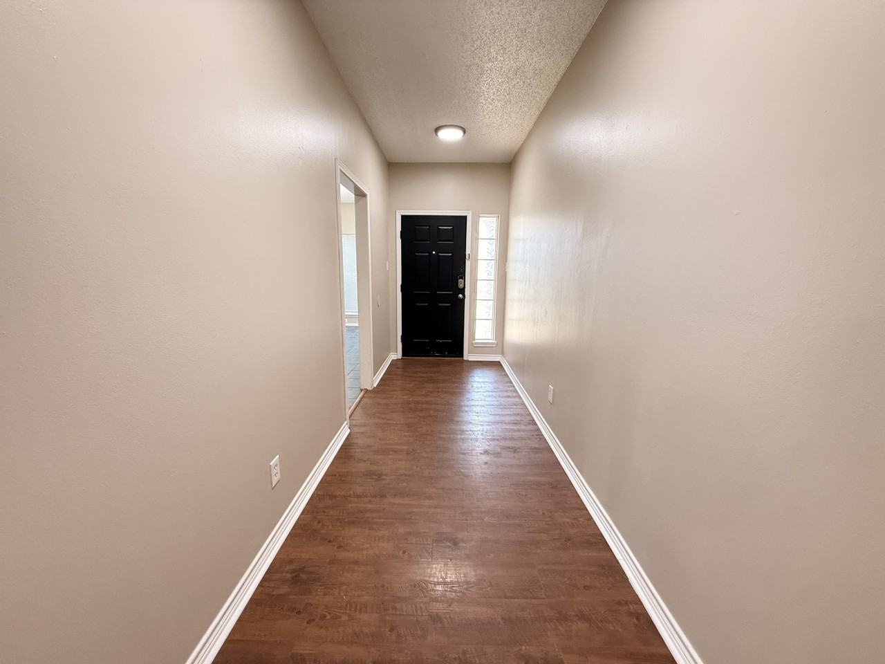 6704 87th St #1 - Photo 5 of 37