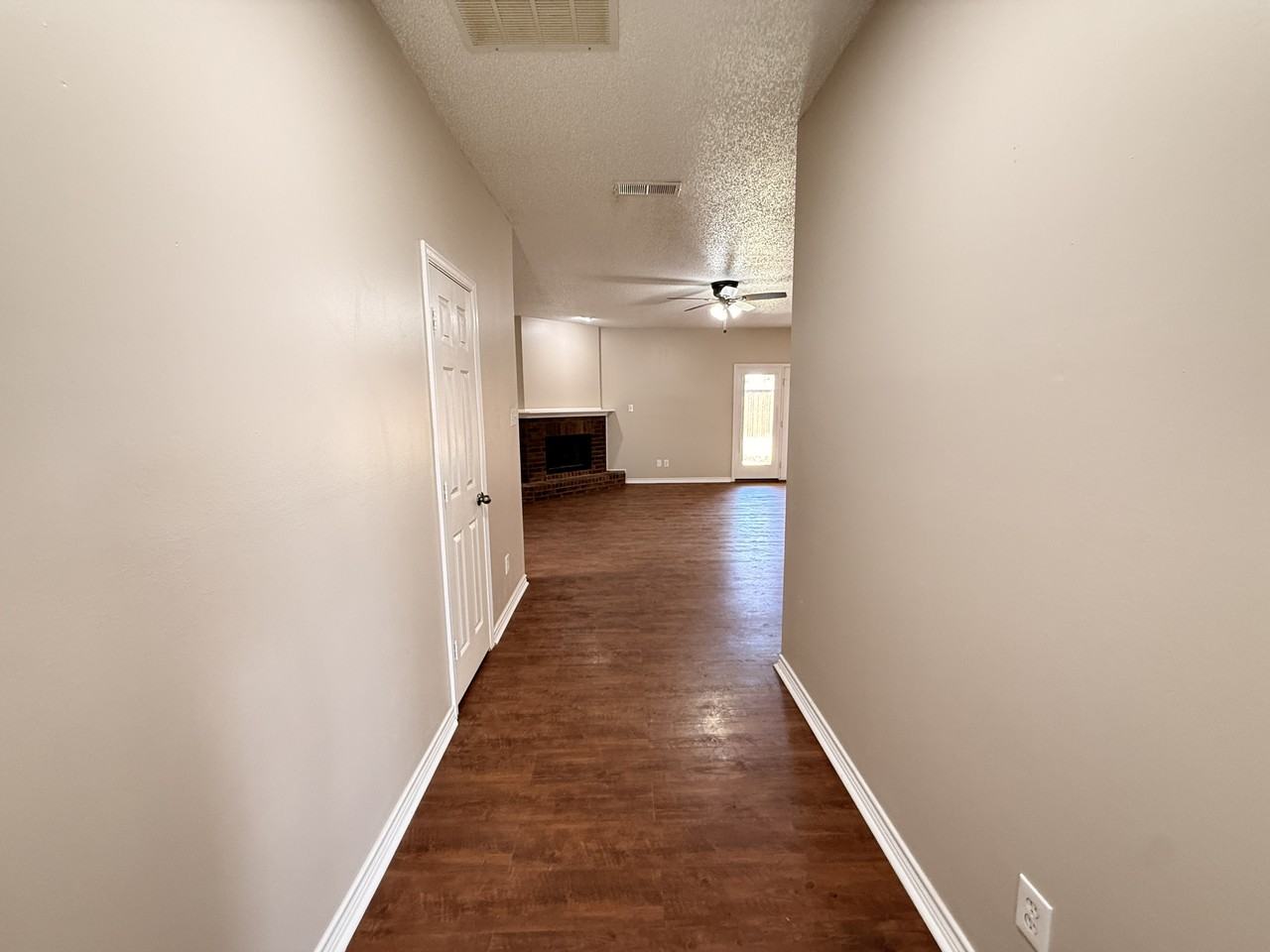 6704 87th St #1 - Photo 6 of 37