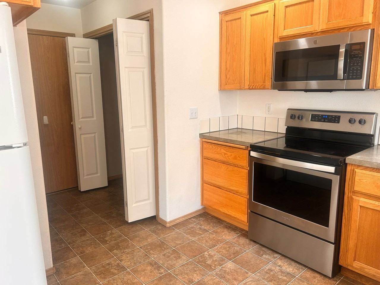 2313 Nw 4th St - Photo 5 of 30