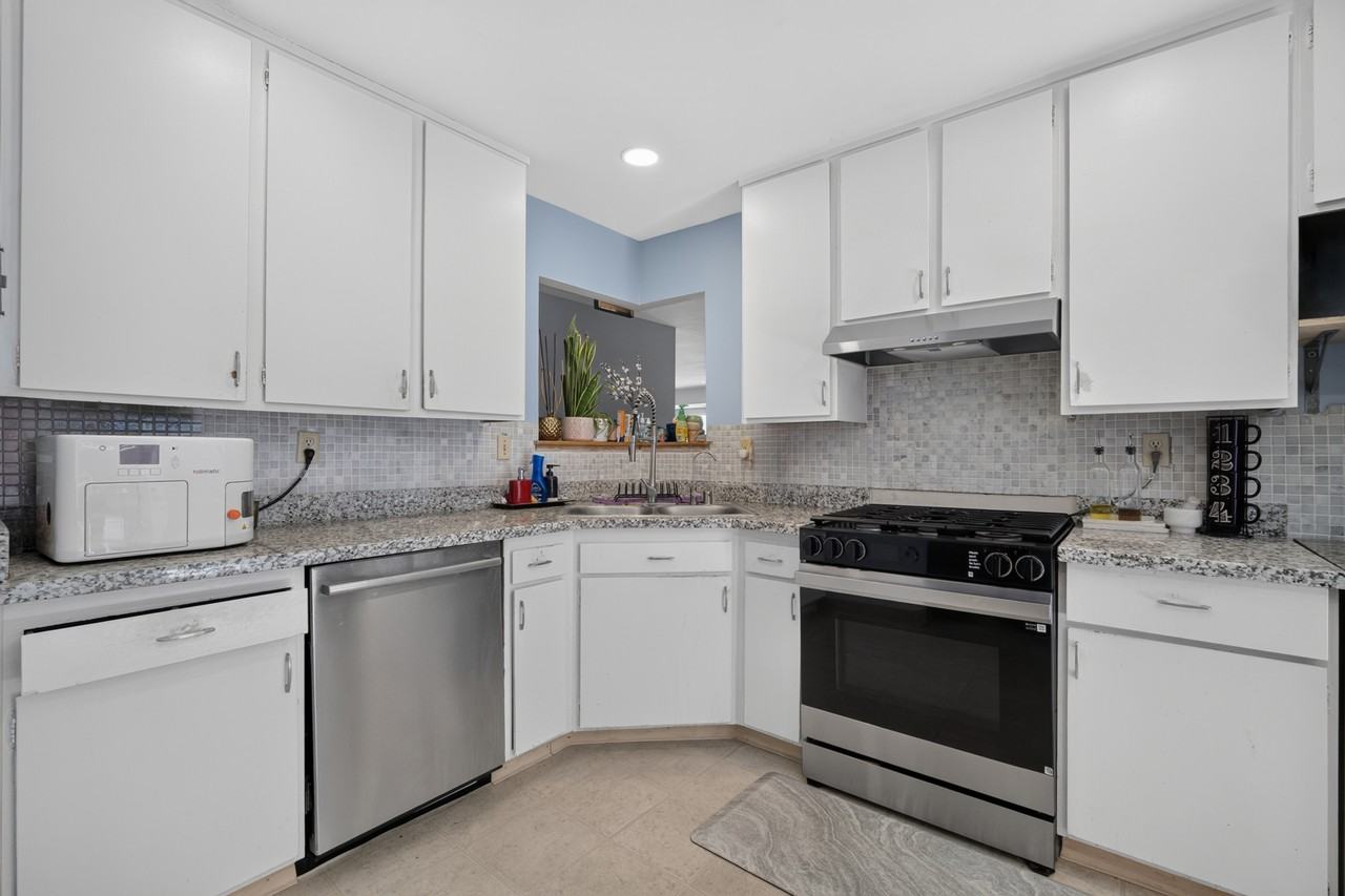 857 Heflin St #1 - Photo 5 of 10
