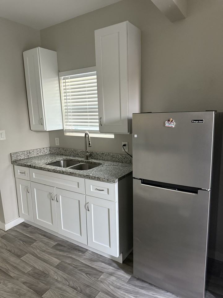 1133 S Brownlee Blvd #1 - Photo 6 of 16