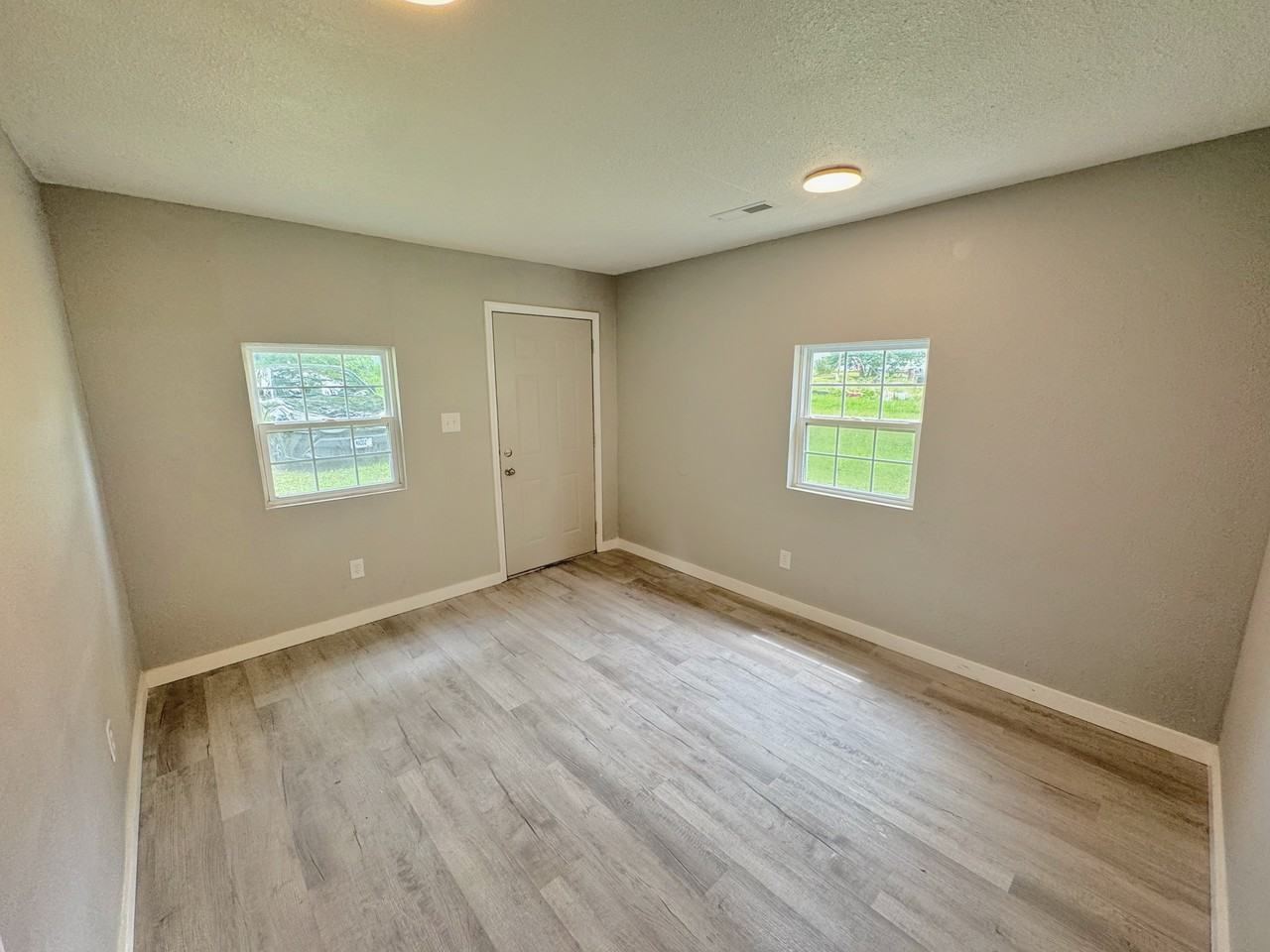 209 S Graham St #B - Photo 2 of 11