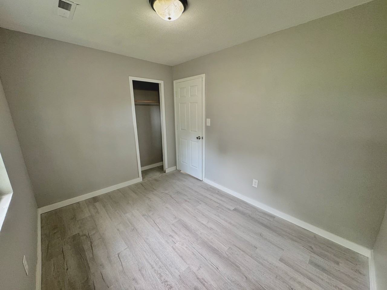209 S Graham St #B - Photo 6 of 11