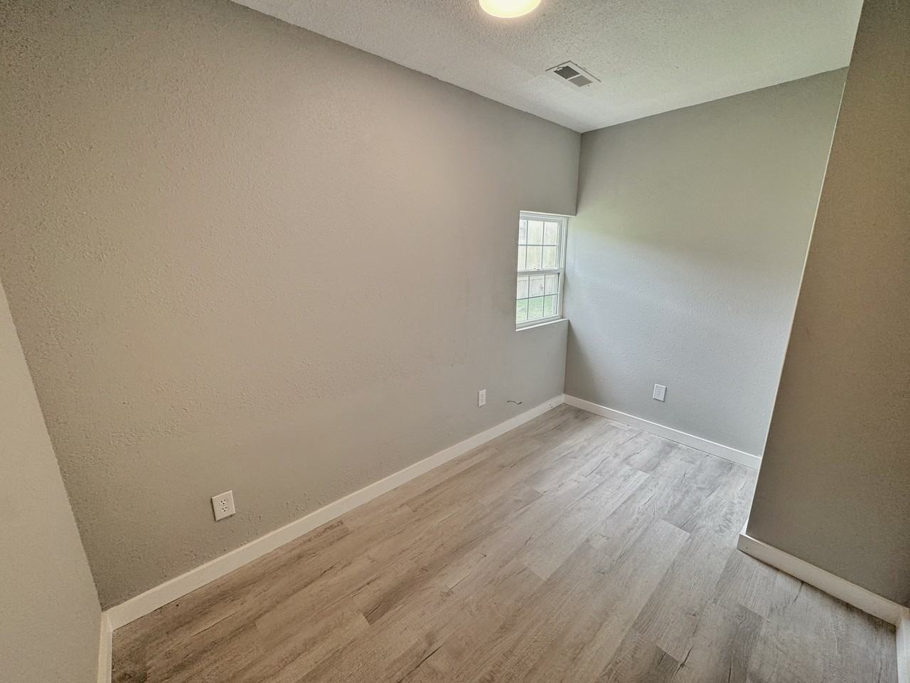 209 S Graham St #B - Photo 7 of 11