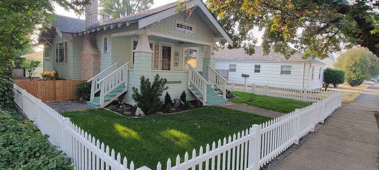 586 Grove St - Photo 3 of 45