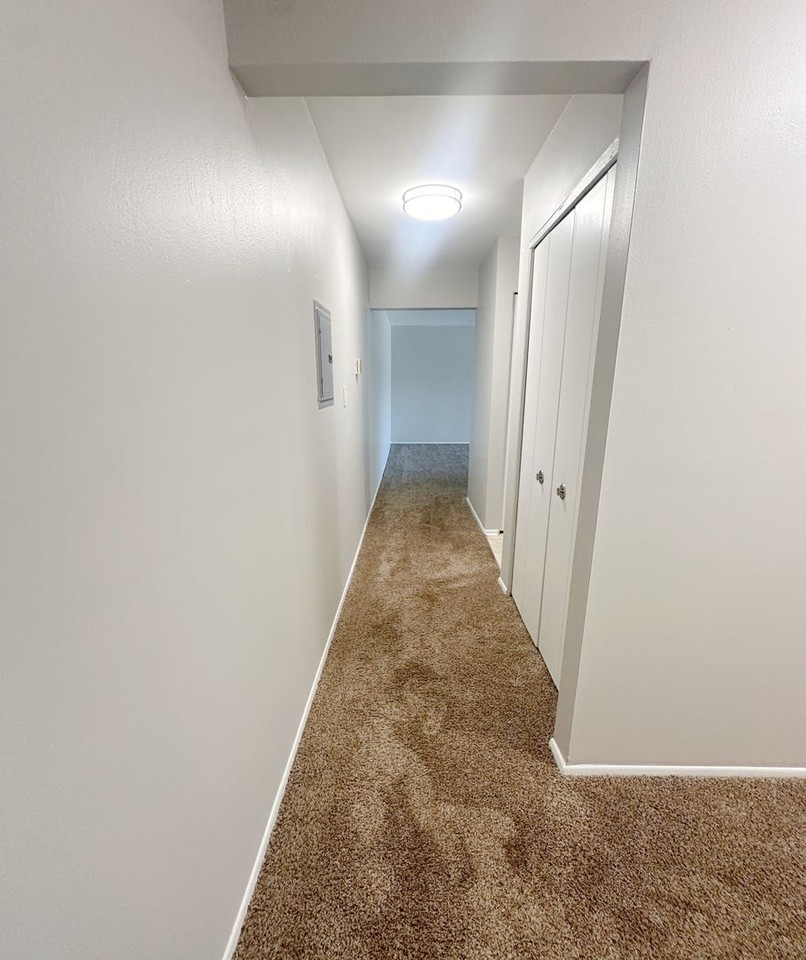Harvard House Apartments - Photo 6 of 25