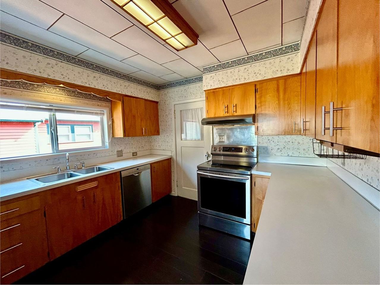 2516 Huron St - Photo 7 of 24