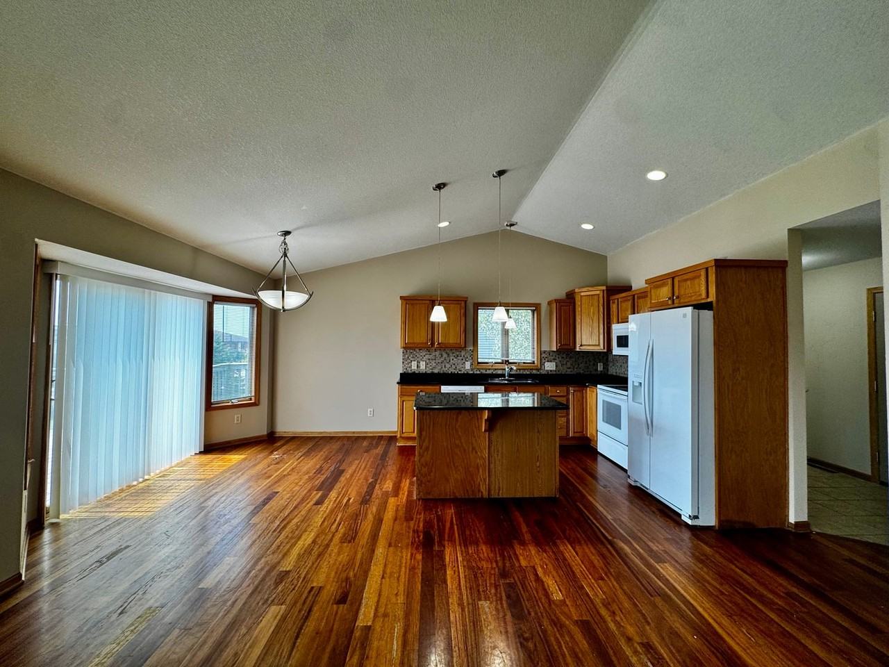4466 35th St Nw - Photo 3 of 26